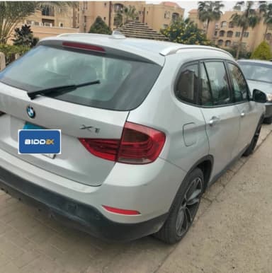 بي ام دبليو X1 2014 اي درايف فضي أوتوماتيك — مستعملة - 3