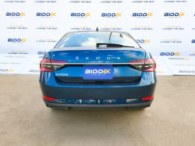 Skoda Superb 2024 امبيشن أزرق أوتوماتيك — مستعملة - 4