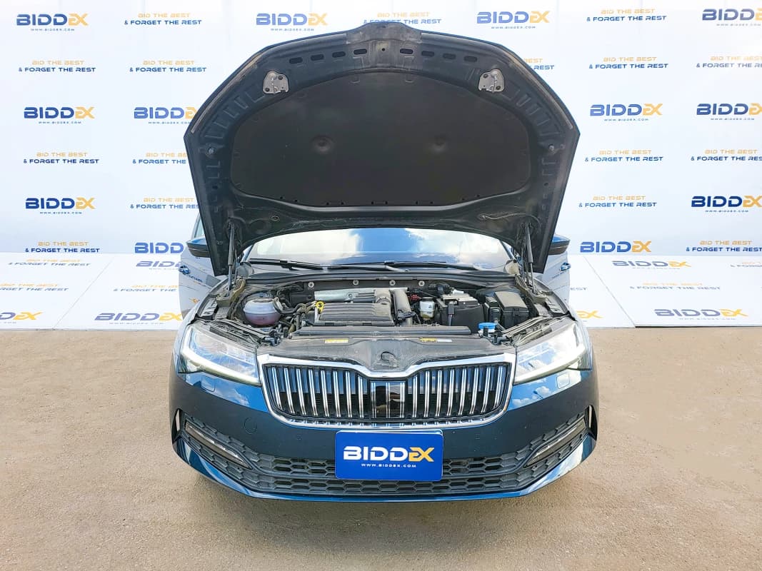 Skoda Superb 2024 امبيشن أزرق أوتوماتيك — مستعملة