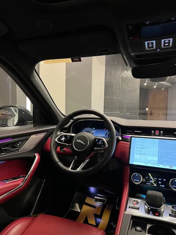 جاكوار اف باس 2024