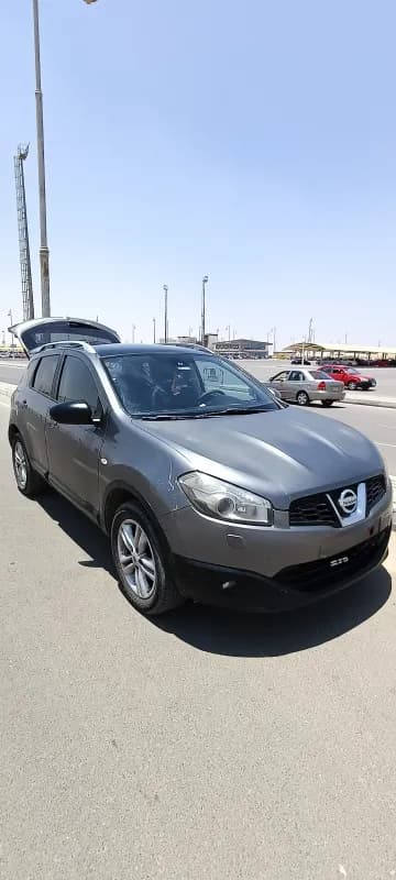 نيسان قاشقاي 2013 ان ديزاين رمادي تايغا أوتوماتيك — مستعملة