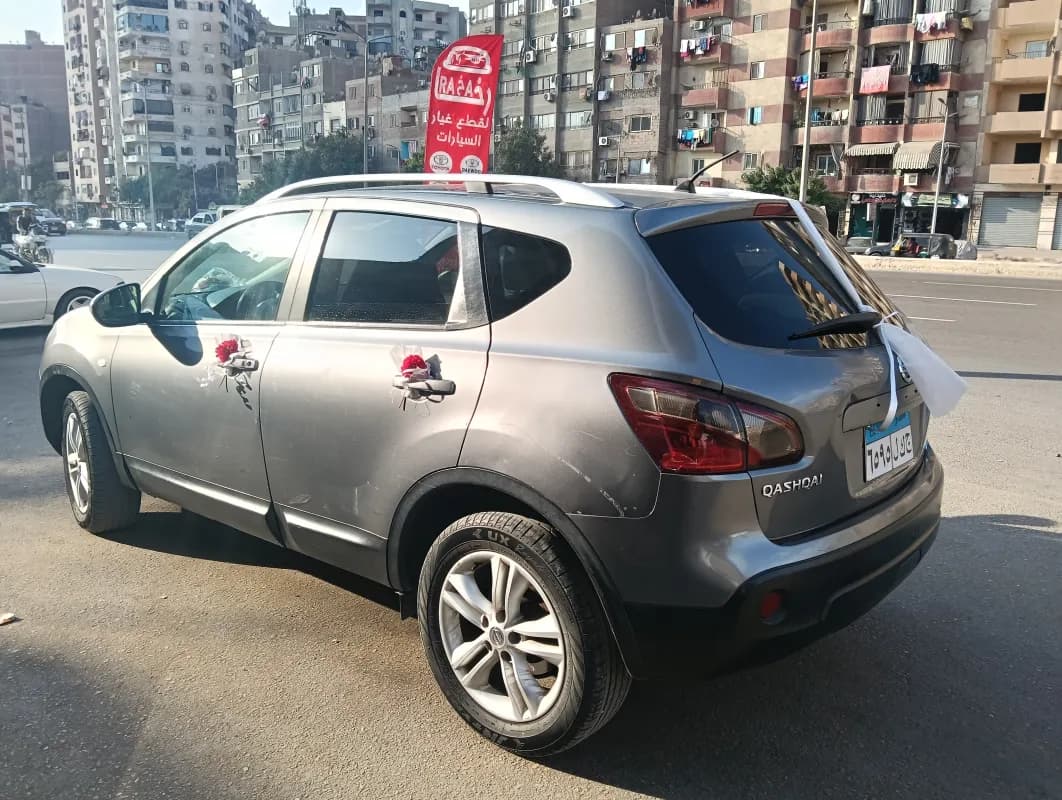 نيسان قاشقاي 2013 ان ديزاين رمادي تايغا أوتوماتيك — مستعملة