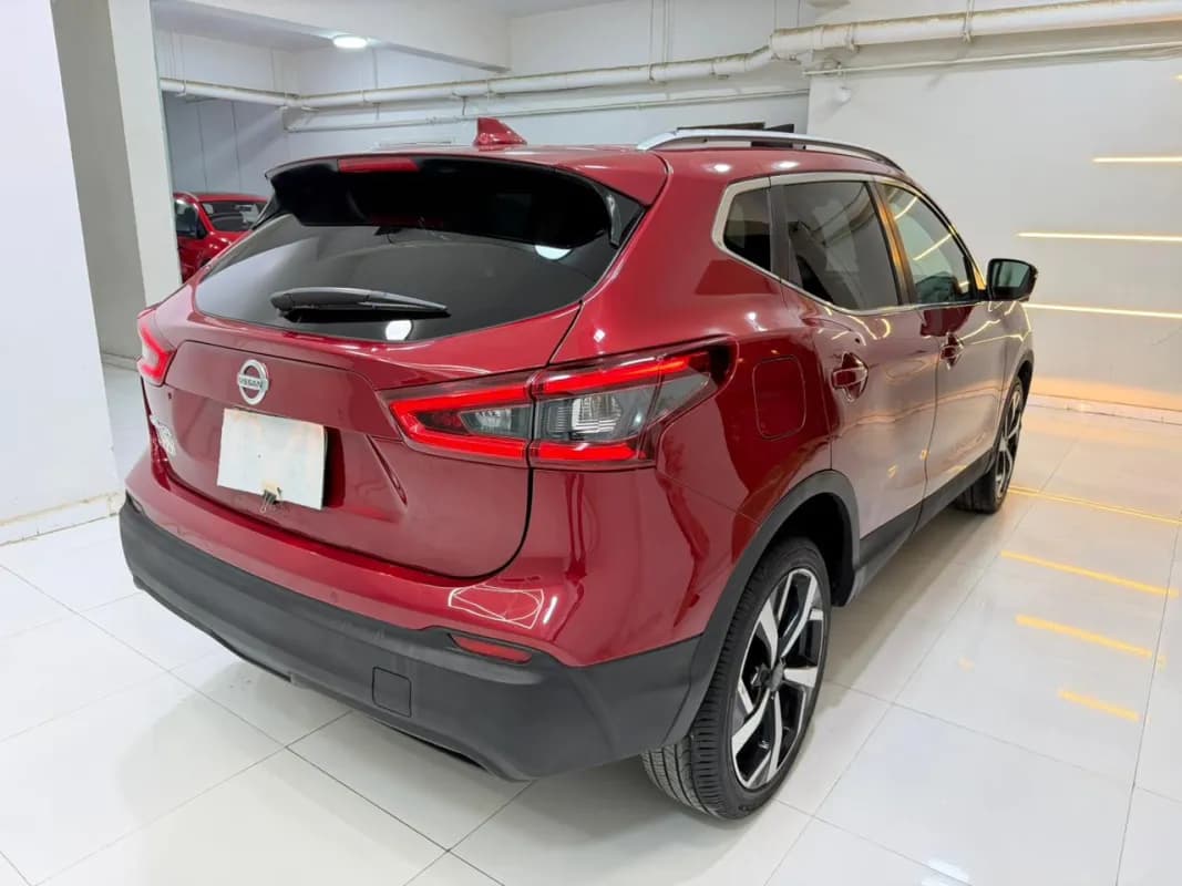 نيسان قاشقاي 2018 ان سبورت أحمر غامق أوتوماتيك — مستعملة