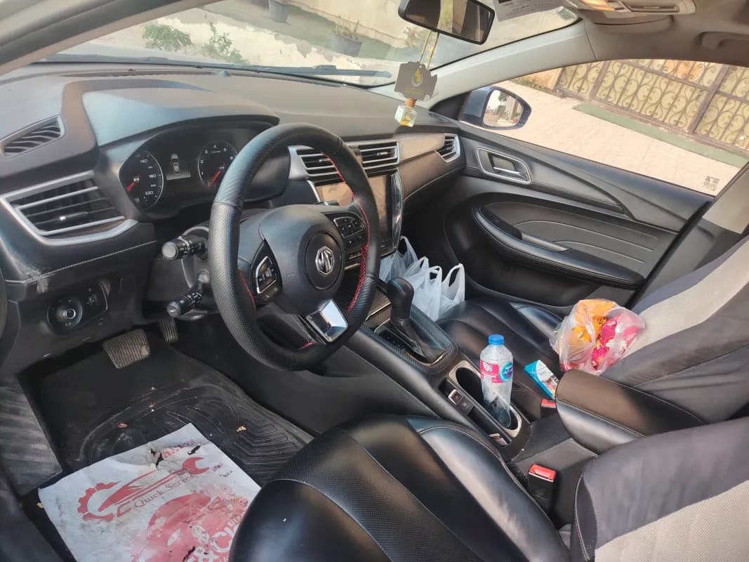 ام جي 5 2020 لاكشري فضي أوتوماتيك — مستعملة