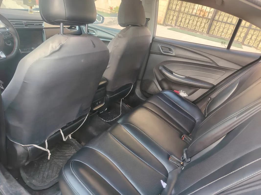 ام جي 5 2020 لاكشري فضي أوتوماتيك — مستعملة