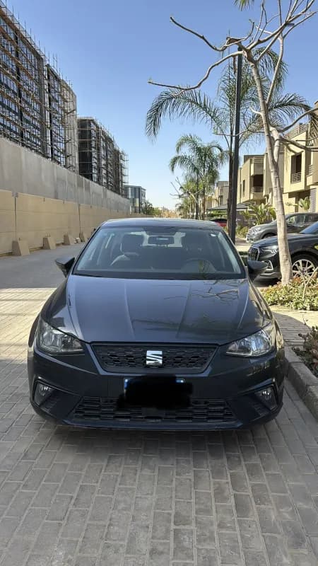 سيات ابيزا 2021 اف ار رمادي أوتوماتيك — مستعملة