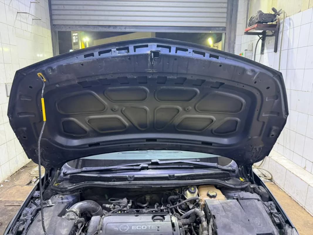 أوبل استرا 2010 اينجوي أزرق أوتوماتيك — مستعملة