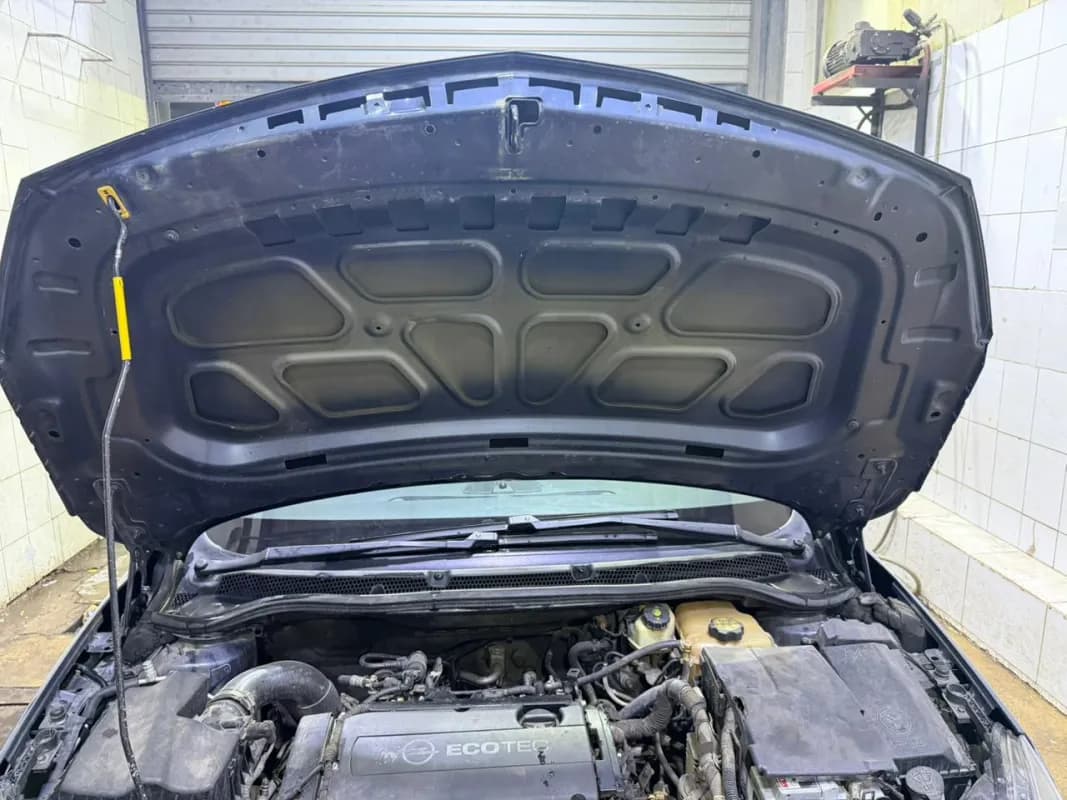 أوبل استرا 2010 اينجوي أزرق أوتوماتيك — مستعملة