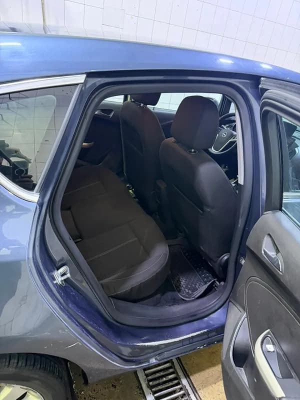 أوبل استرا 2010 اينجوي أزرق أوتوماتيك — مستعملة