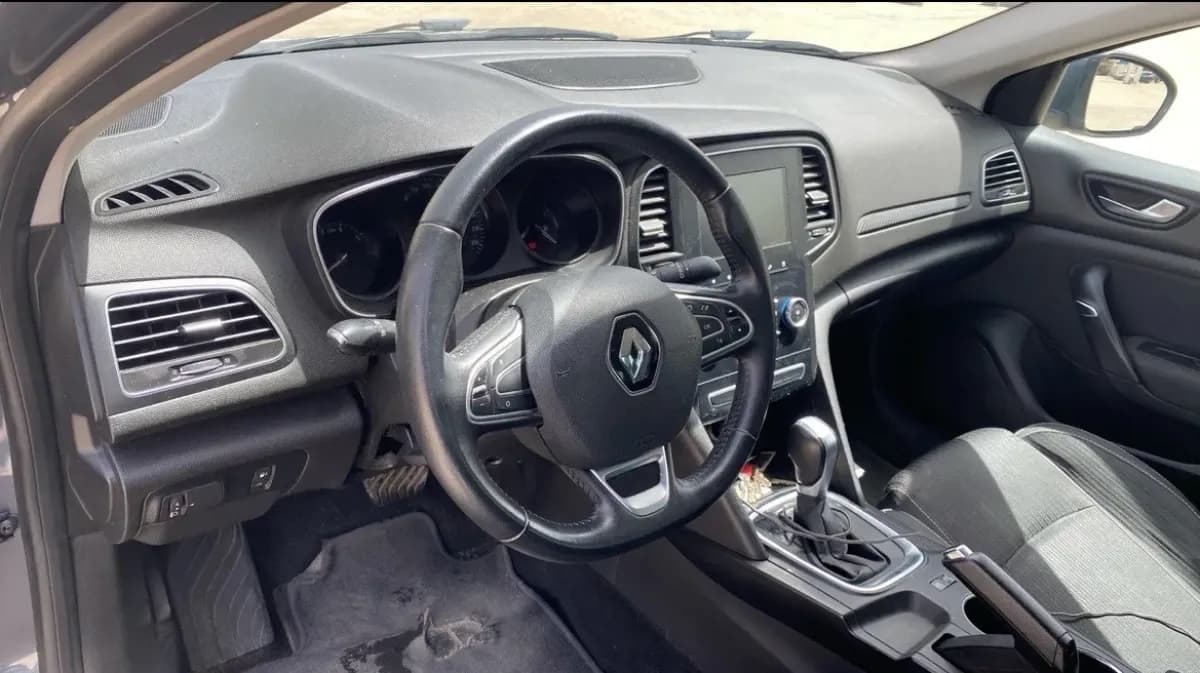 Renault Megane 2019 Signature  wo/wp Gray Automatic — Used