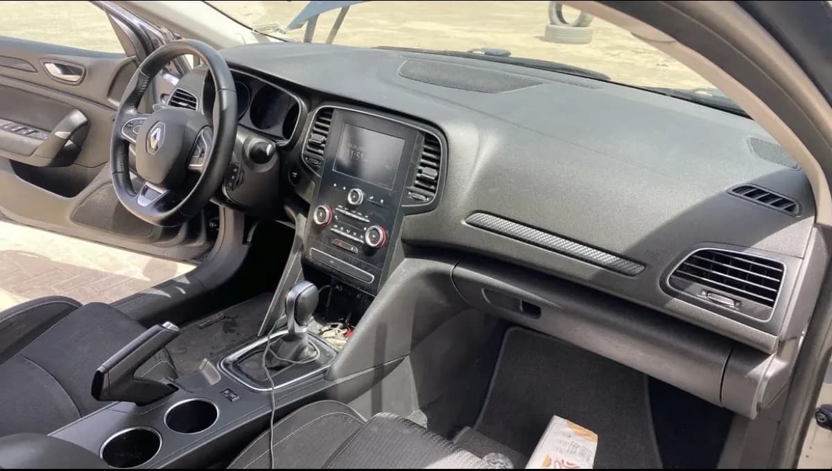 Renault Megane 2019 Signature  wo/wp Gray Automatic — Used