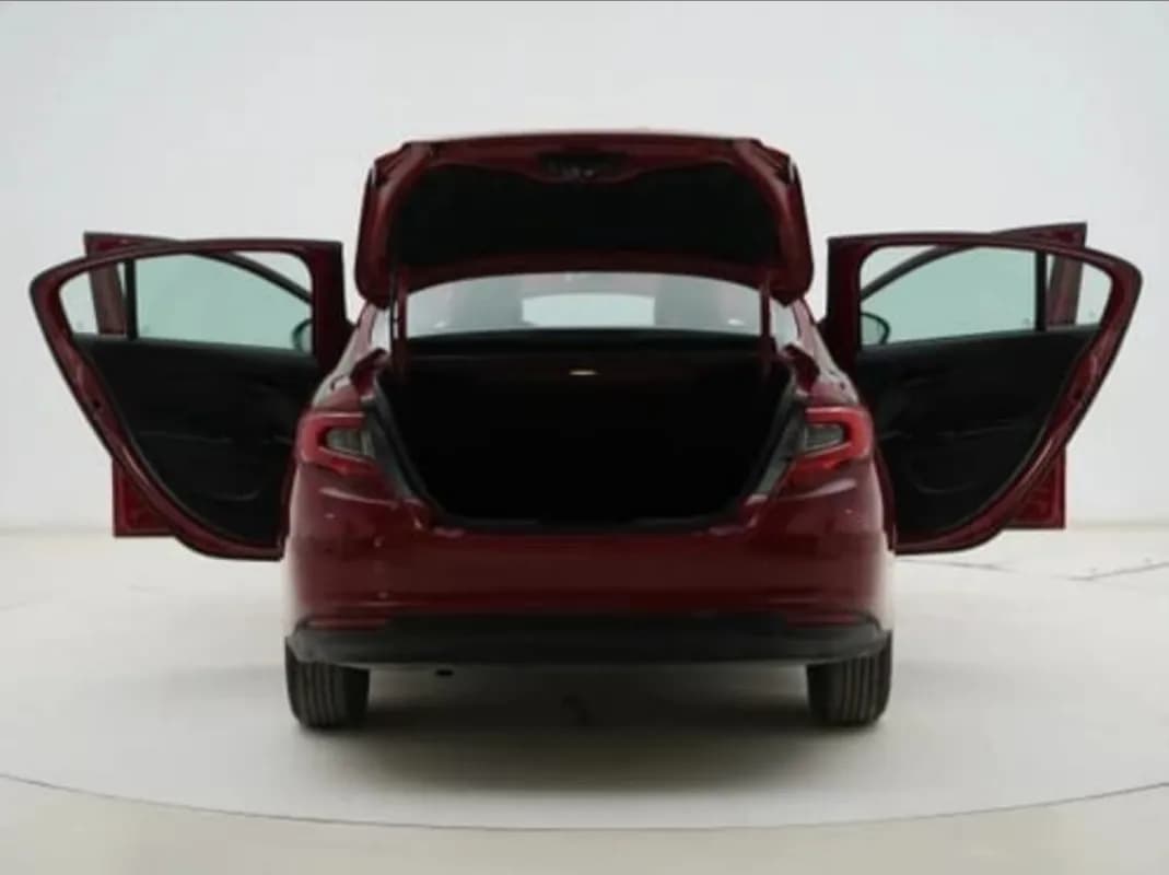 فيات تيبو 2021 بيز لاين أحمر غامق مانيوال — مستعملة