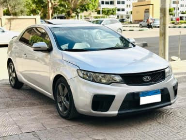 كيا سيراتو 2011 الفئه التالته أبيض أوتوماتيك — مستعملة - 3