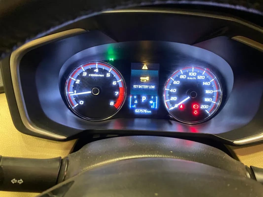 ميتسوبيشي اكسباندر 2019 هاي لاين أحمر أوتوماتيك — مستعملة