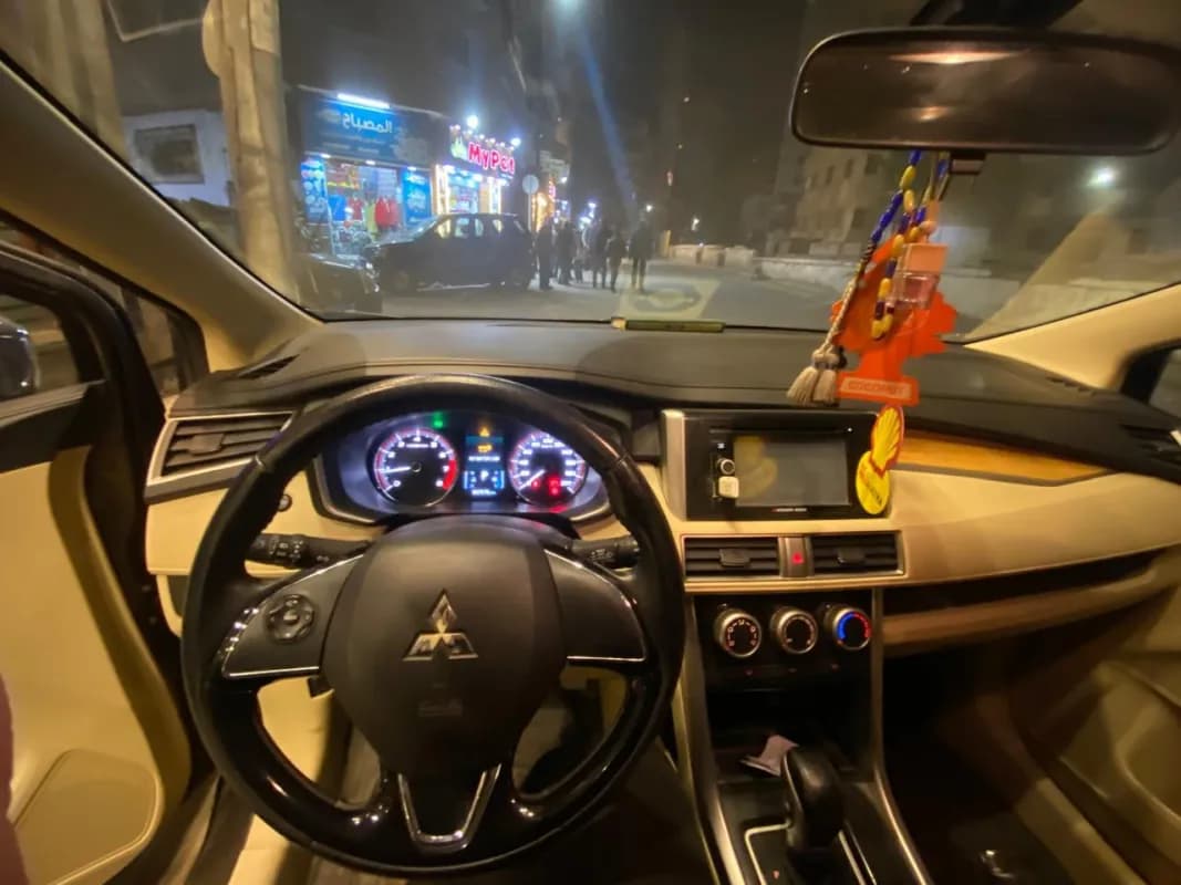 ميتسوبيشي اكسباندر 2019 هاي لاين أحمر أوتوماتيك — مستعملة