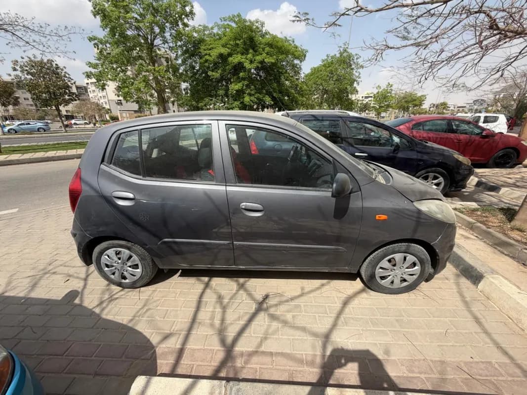 هيونداي I10 2017 هاي لاين أزرق غامق أوتوماتيك — مستعملة