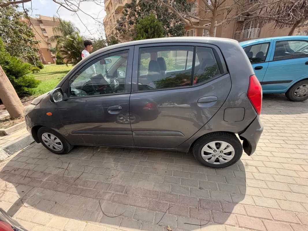 هيونداي I10 2017 هاي لاين أزرق غامق أوتوماتيك — مستعملة