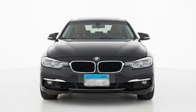 بي ام دبليو 320i 2018 لاكشري أسود أوتوماتيك — مستعملة - 1