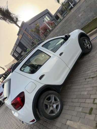 Renault Sandero Stepway 2023  White Automatic — Used - 2