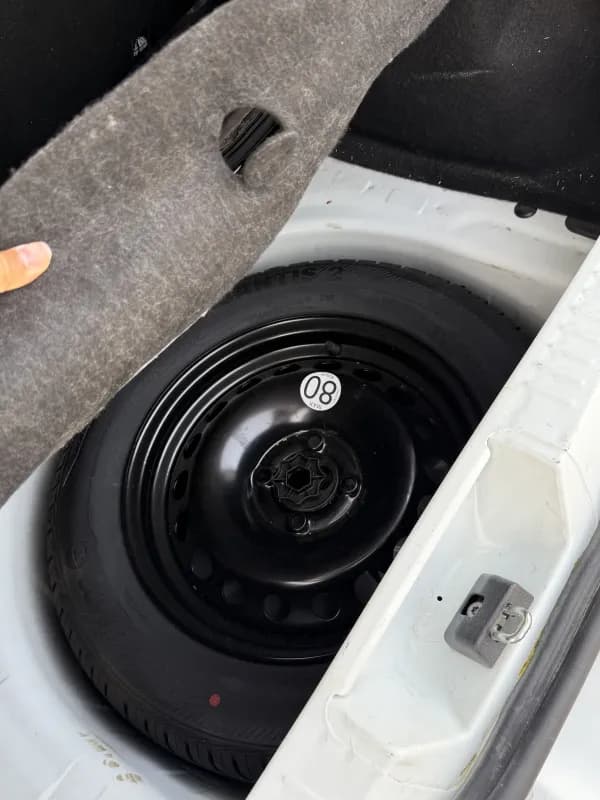 Renault Sandero Stepway 2023  White Automatic — Used