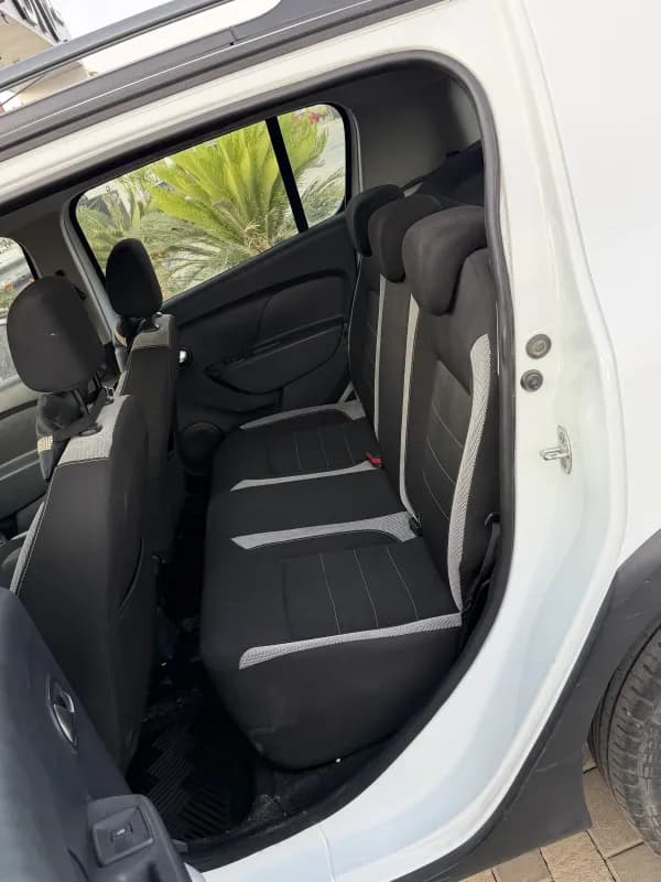 Renault Sandero Stepway 2023  White Automatic — Used