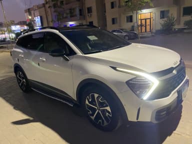 كيا سبورتاج 2023 هاي لاين أبيض أوتوماتيك — مستعملة - 4