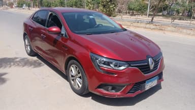 رينو ميجان 2019 تيربو سيجنتشر أحمر أوتوماتيك — مستعملة - 3