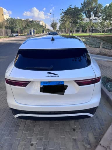 Jaguar F-PACE 2024 SE P250 R Dynamic White Automatic — Used - 3