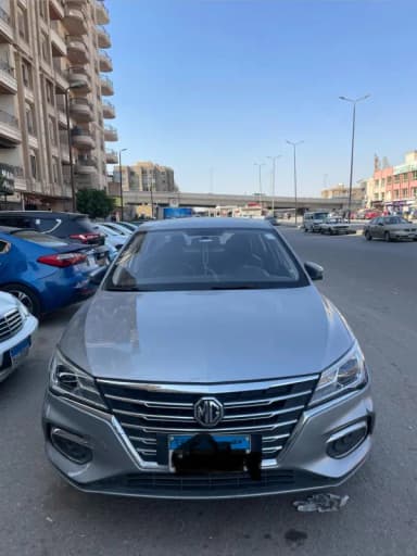 ام جي 5 2026 لاكشري فضي أوتوماتيك — مستعملة - 2