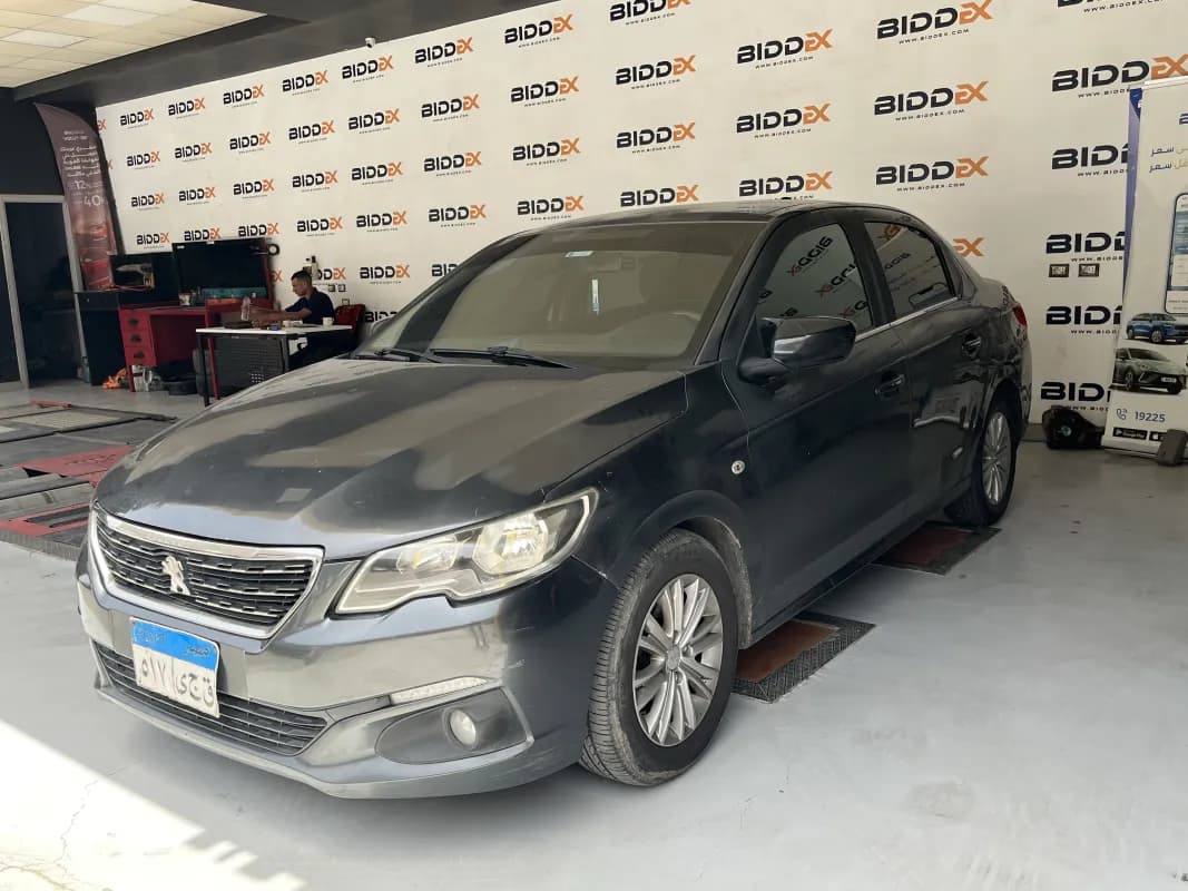 Peugeot 301 2018 allure + Gray Automatic — Used