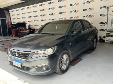 Peugeot 301 2018 allure + Gray Automatic — Used - 2