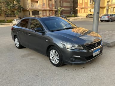 Peugeot 301 2018 allure + Gray Automatic — Used - 3