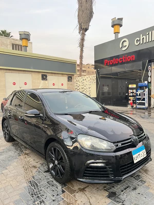Volkswagen Golf 2011 Highline Black Automatic — Used