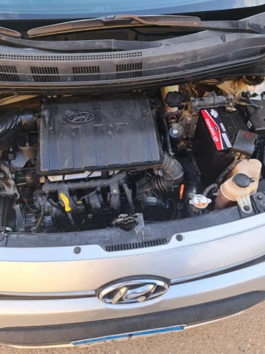 Hyundai Grand I10 2015 GL Silver Automatic — Used - 4