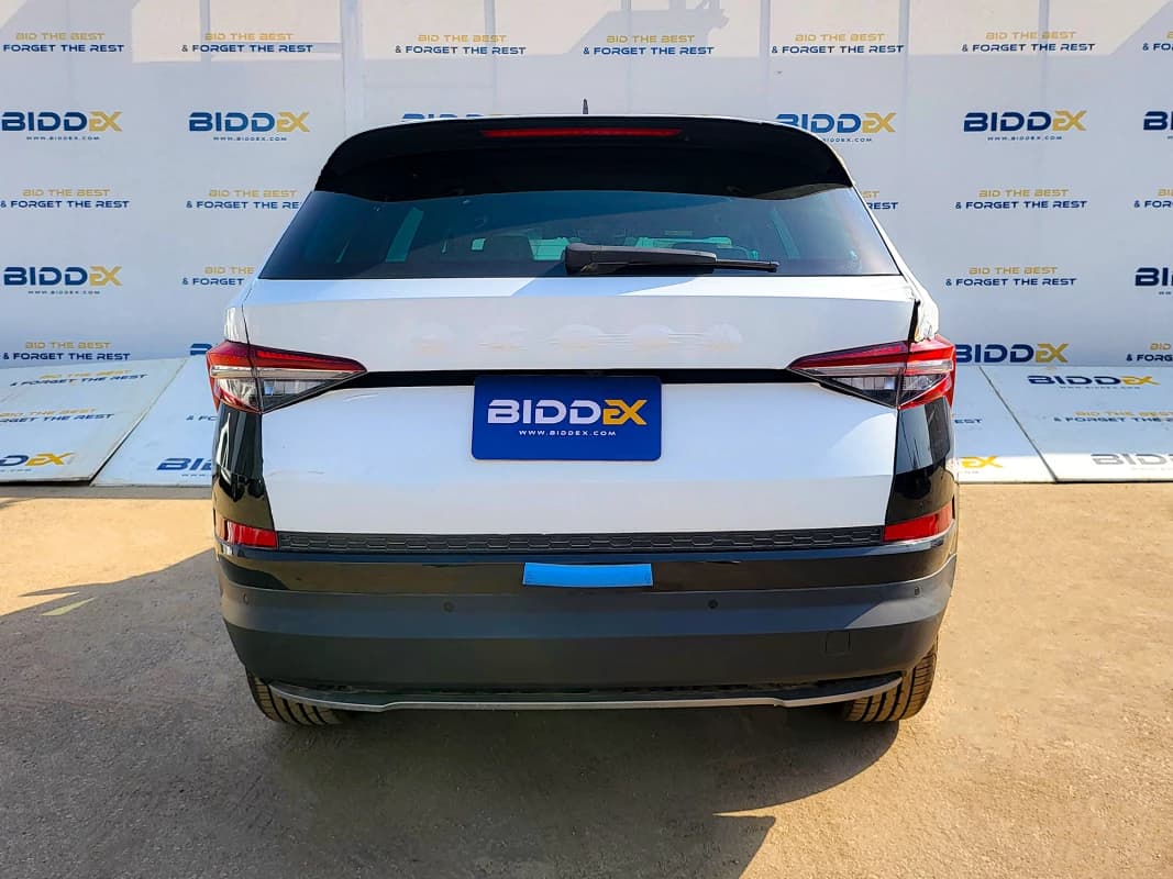   2024 ستايل أسود أوتوماتيك — جديدة