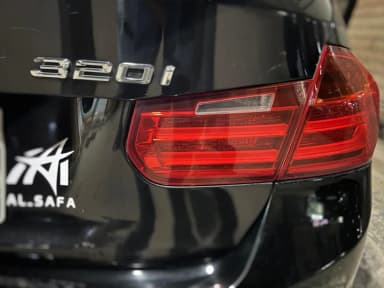 BMW 320i 2014 Luxury Line Black Automatic — Used - 3