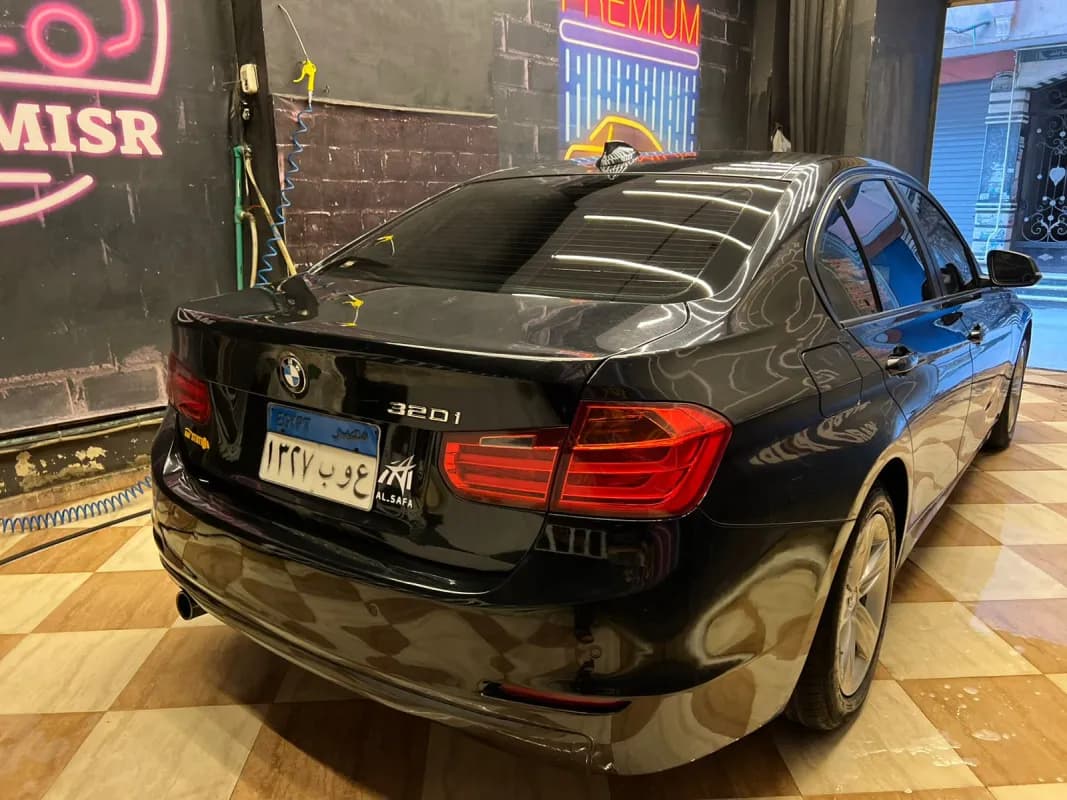 BMW 320i 2014 Luxury Line Black Automatic — Used