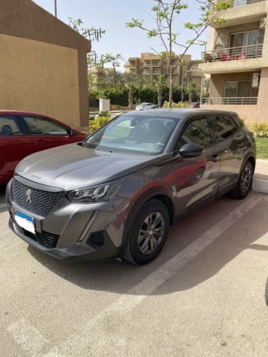 Peugeot 2008 2022 Active Gray Automatic — Used - 2