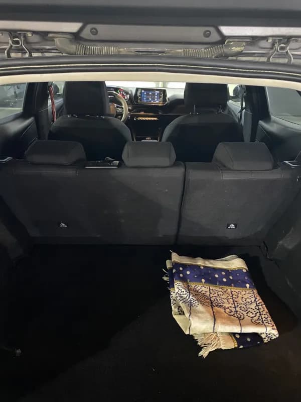 Peugeot 2008 2022 Active Gray Automatic — Used