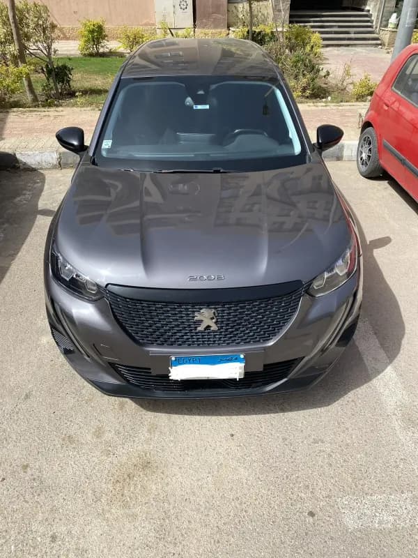 Peugeot 2008 2022 Active Gray Automatic — Used