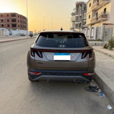 هيونداي توسان NX4e 2022 بلاك ديموند برونزي أوتوماتيك — مستعملة - 3