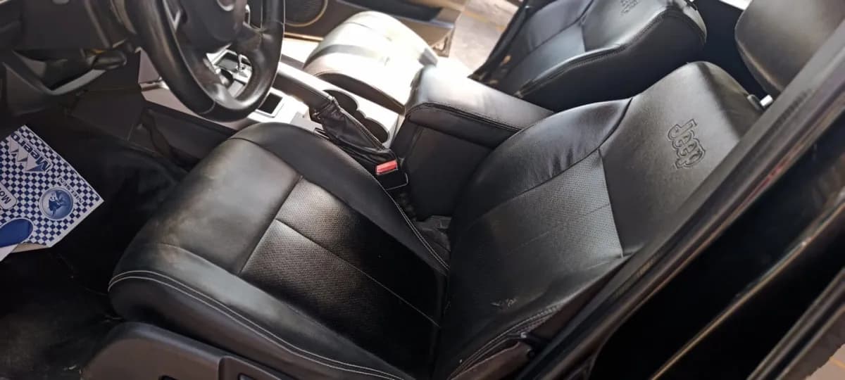Jeep Cherokee 2010 Limited Black Automatic — Used