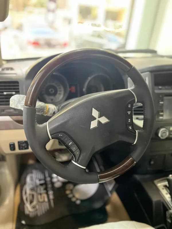 Mitsubishi Pajero 2015 Highline White Automatic — Used