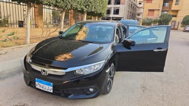 Honda Civic 2019 Sedan LX Black Automatic — Used - 4