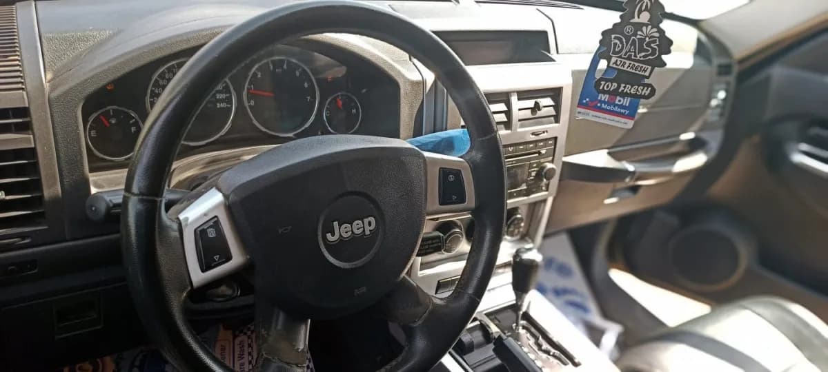 Jeep Cherokee 2010 Limited Black Automatic — Used