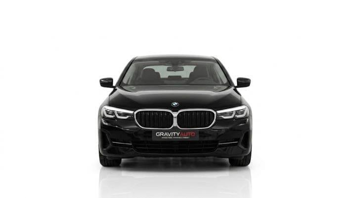 بي ام دبليو 520i 2023