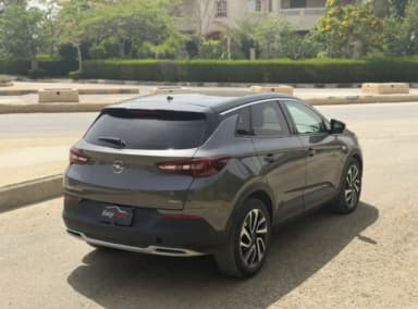 Opel Grand land 2018 Topline Bronze Automatic — Used - 3