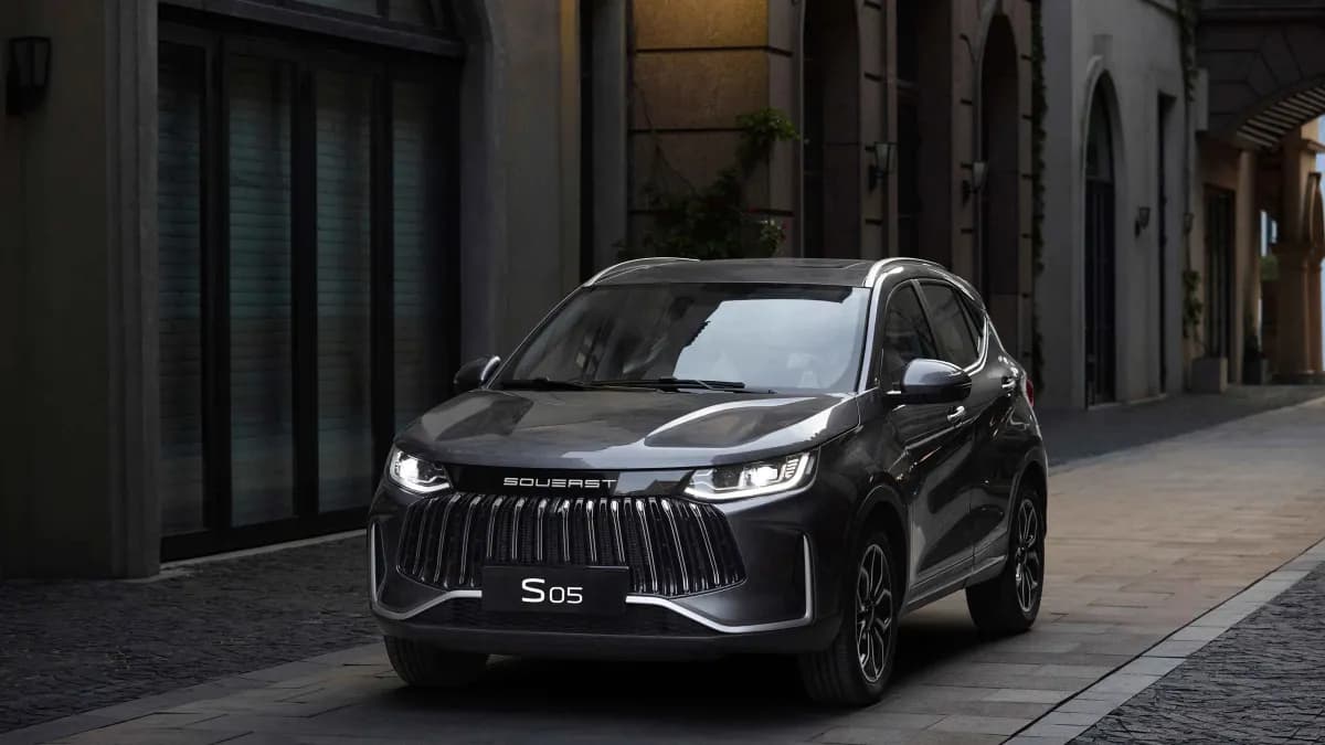 سويست S05 2027 هاي لاين  أسود أوتوماتيك — جديدة