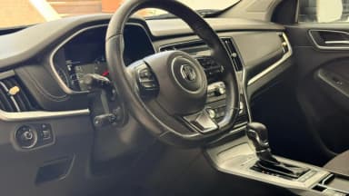 MG RX5 2022 Luxury Black Automatic — Used - 4