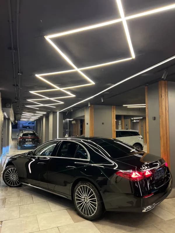 Mercedes-Benz E200 2026 Exclusive Black Automatic — New